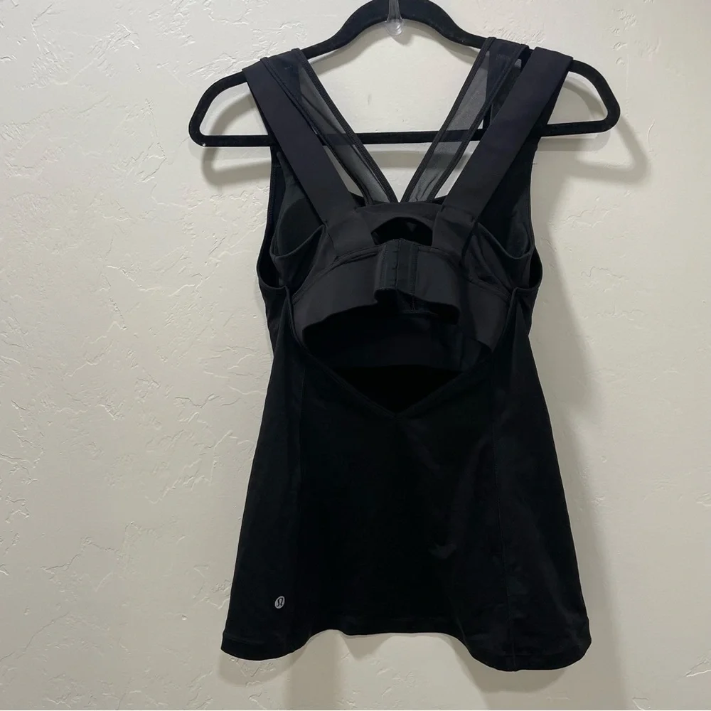 Lululemon Super Sport Tank Black Women's 6 V Neck Fitted Tank & Bra Activewear
